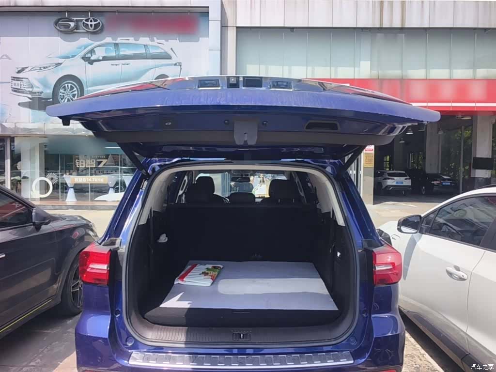 Roewe RX8, 2020 10