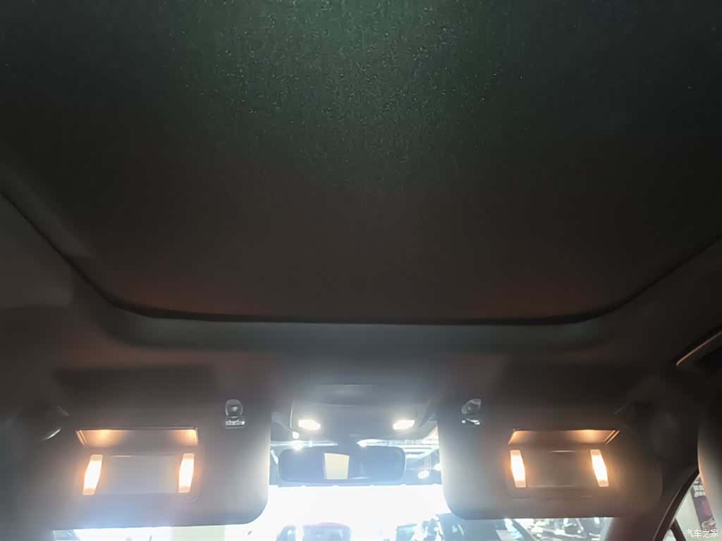 Lincoln MKC, 2018 18