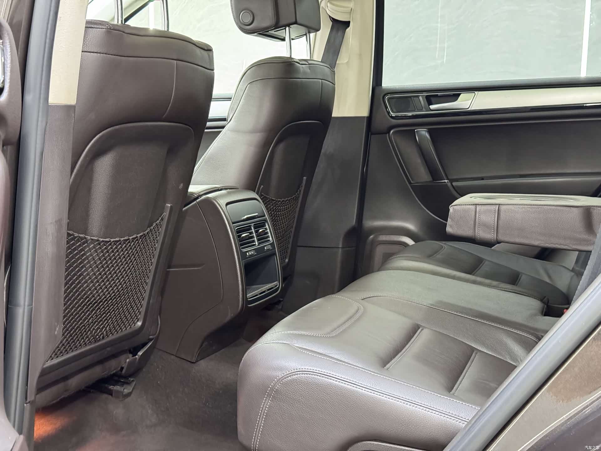 Volkswagen Touareg, 2016 10
