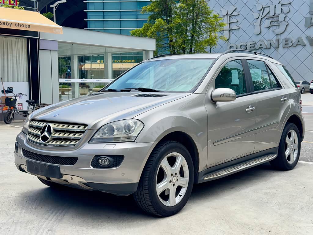 Mercedes-Benz M