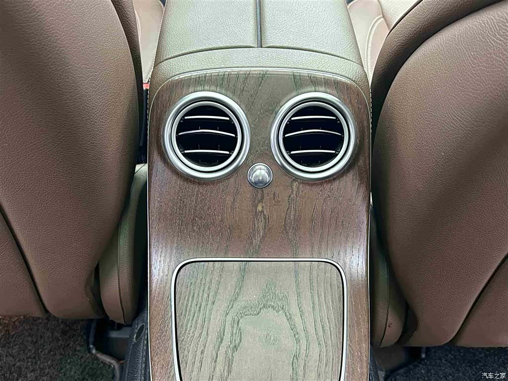 Mercedes-Benz E-Class, 2023 10
