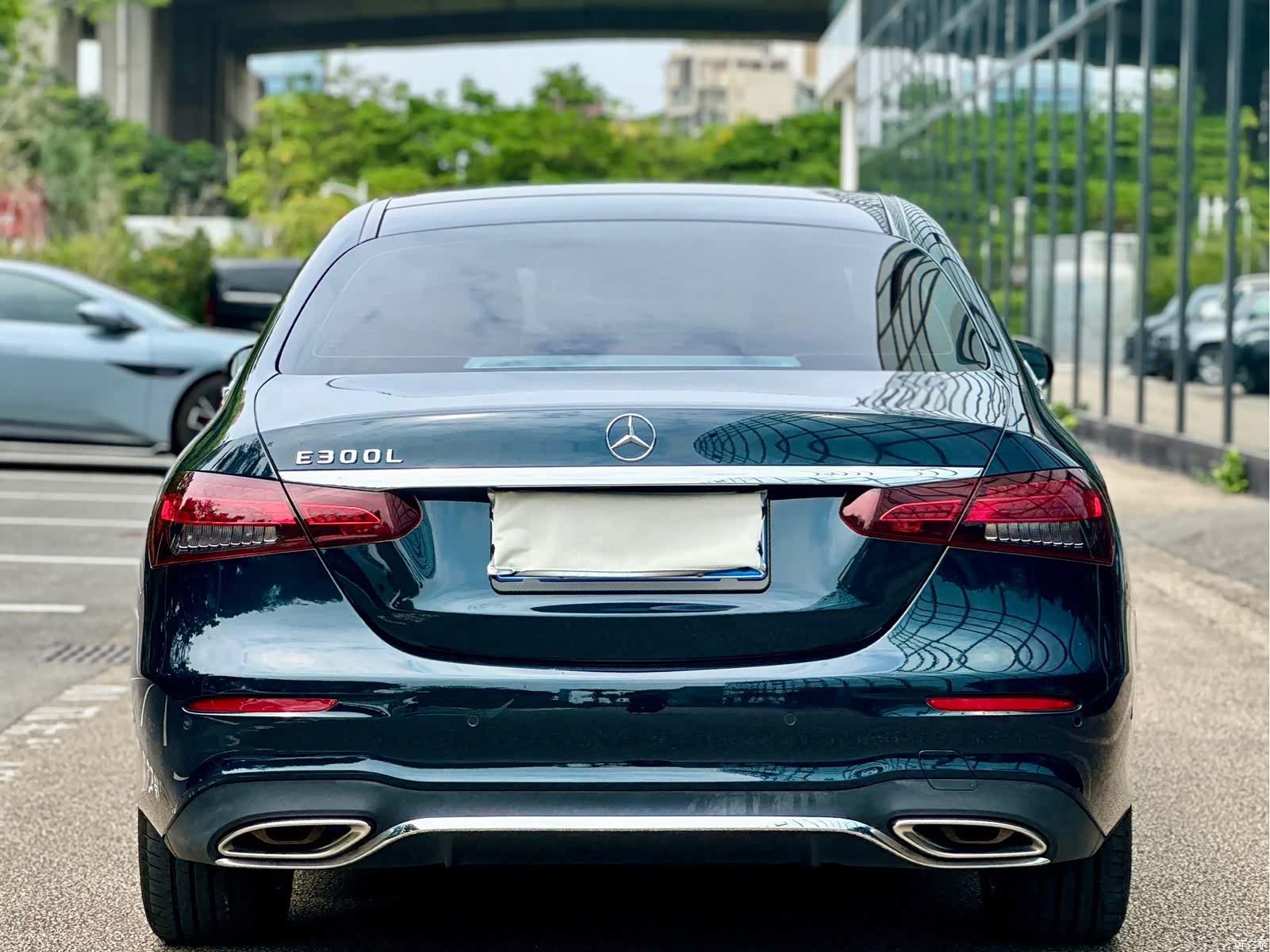 Mercedes-Benz E-Class, 2023 11