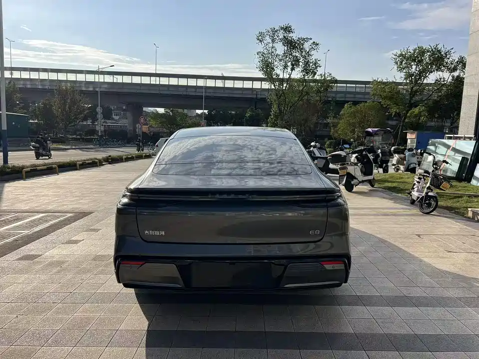 Geely Galaxy Galaxy E8