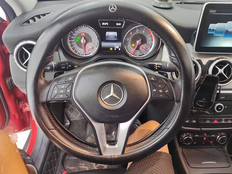 Mercedes-Benz GLA Mercedes-Benz GLA