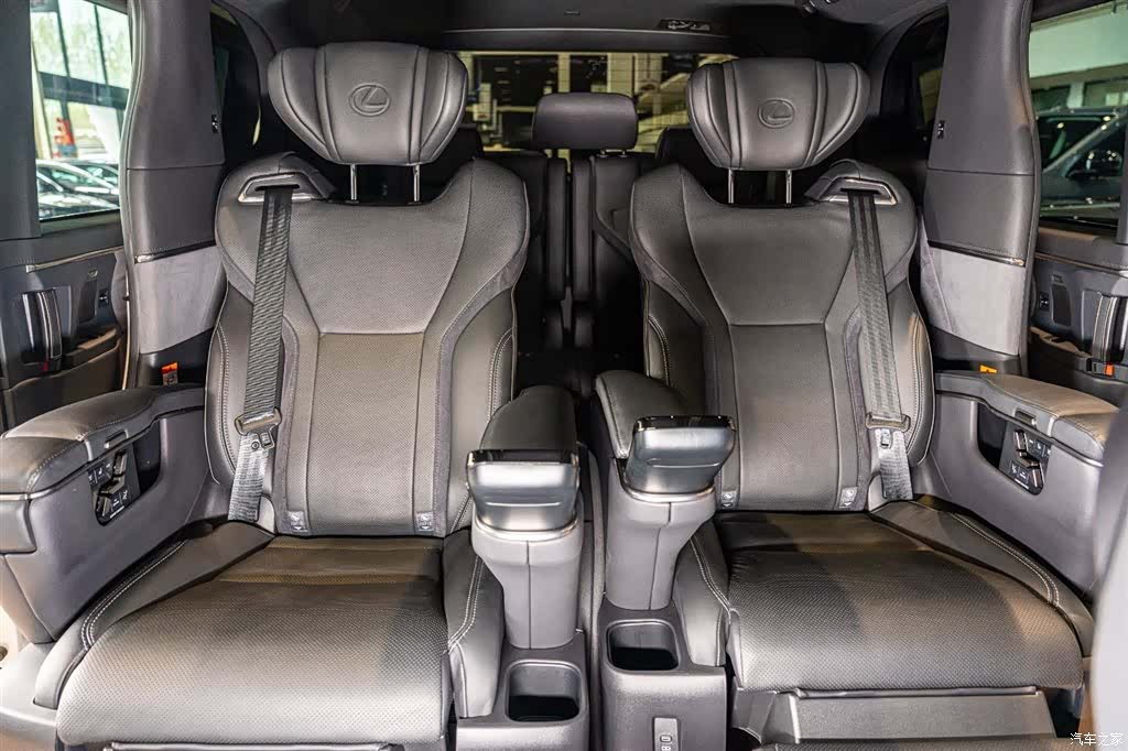 Lexus LM, 2024 14