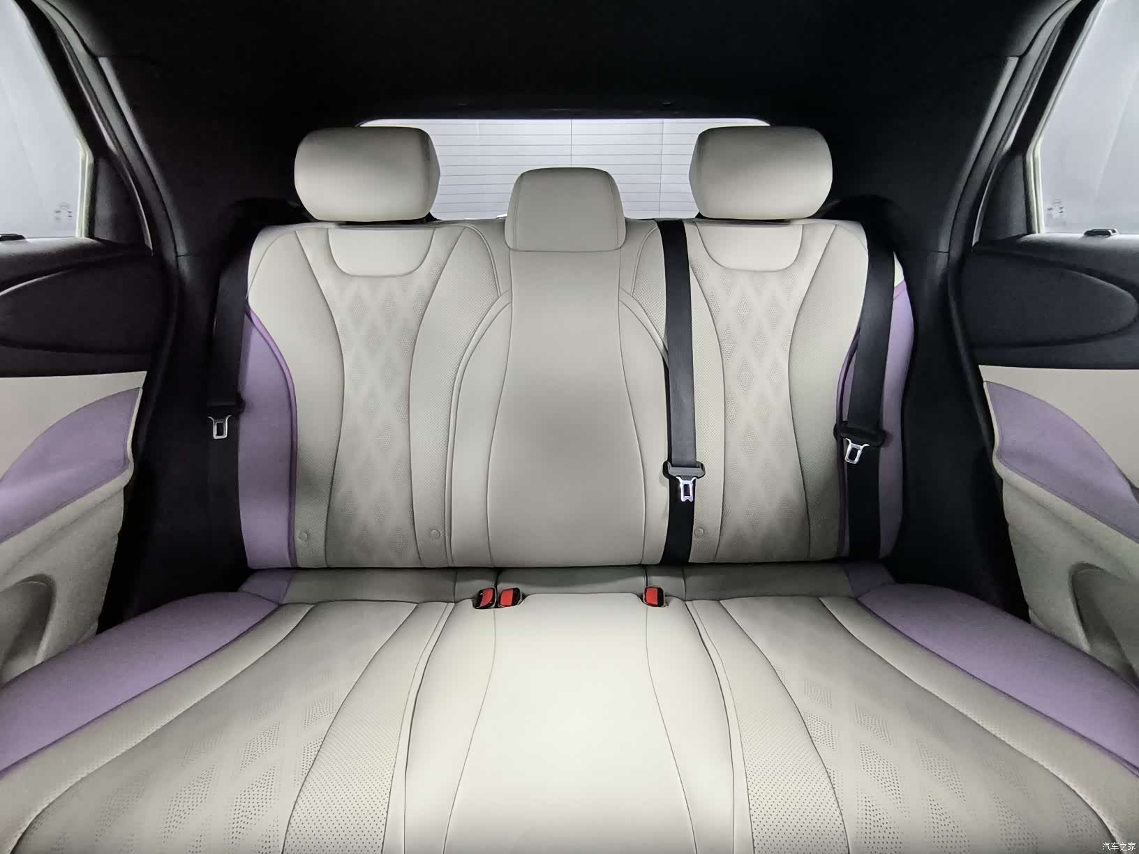 BYD Dolphin, 2023 13