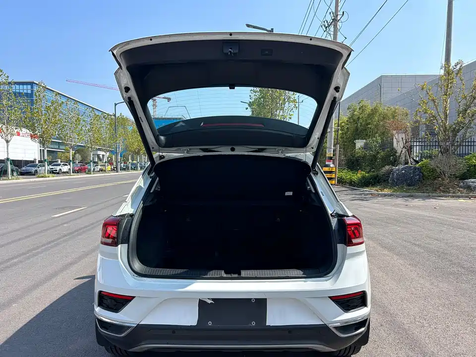 Volkswagen T-ROC exploring Songs