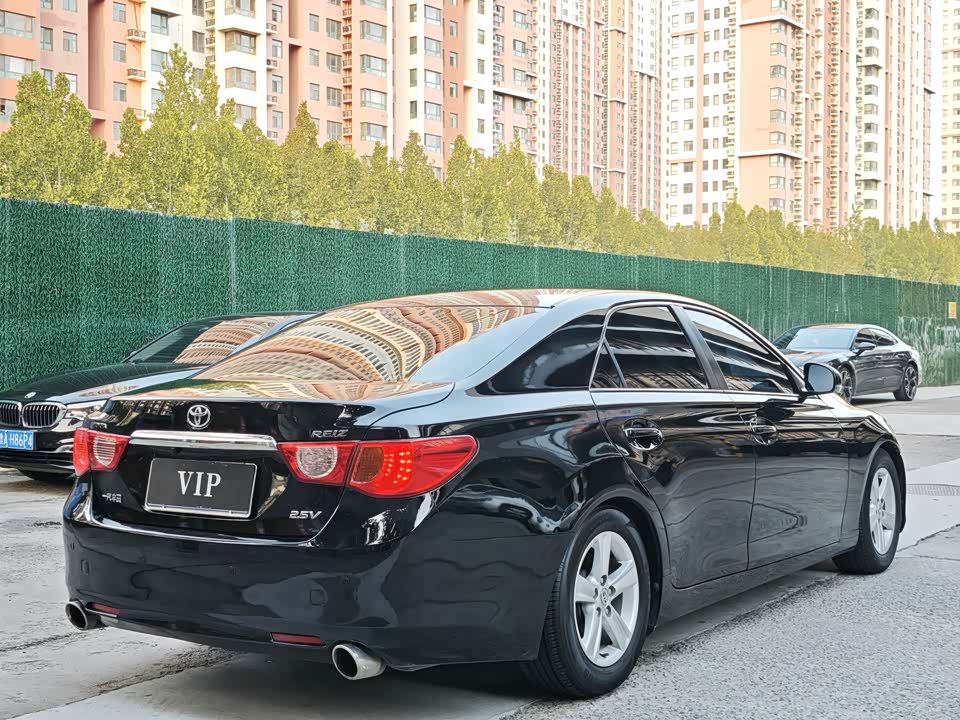 Toyota Reiz Toyota Reiz