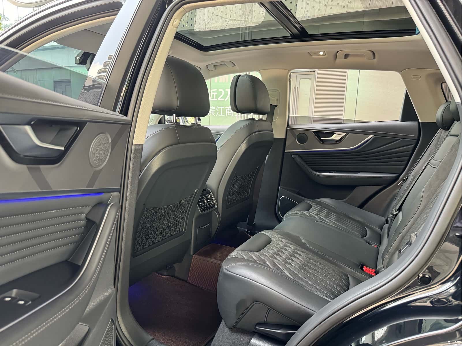 Hongqi HS5, 2023 13