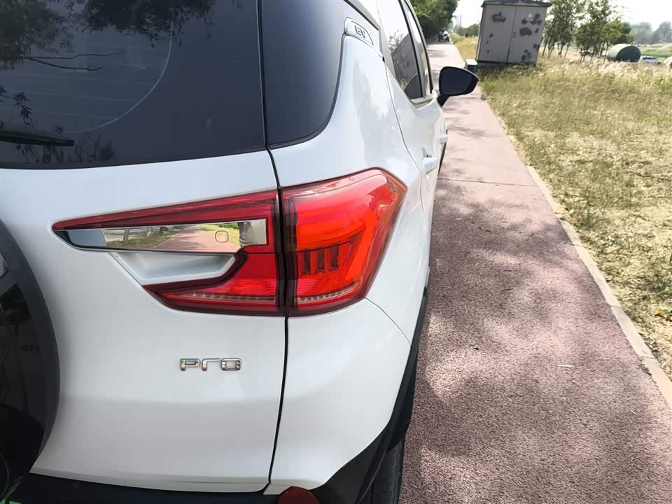 BYD Yuan Pro BYD Yuan Pro