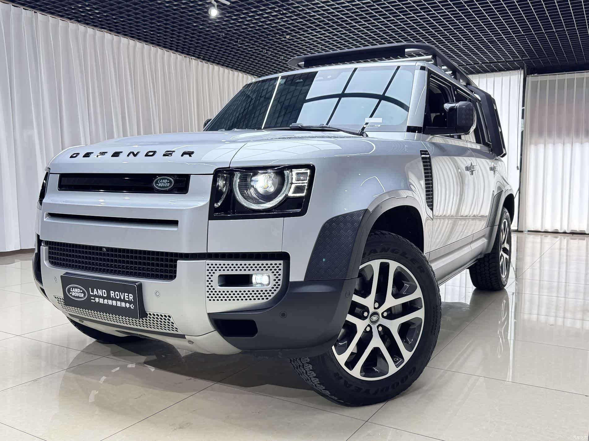 Land Rover Defender, 2021 1