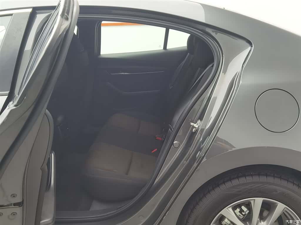 Mazda Mazda3, 2021 15