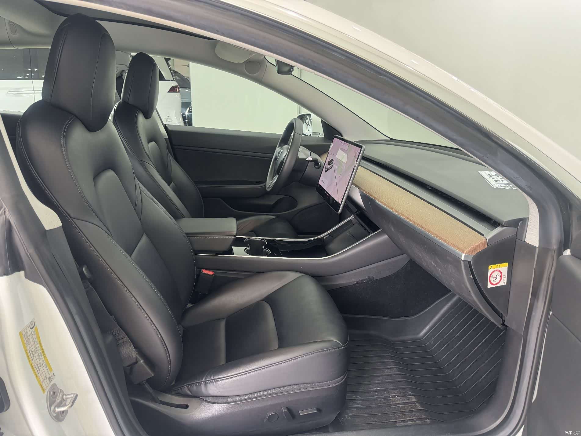 Tesla Model 3, 2019 все фото