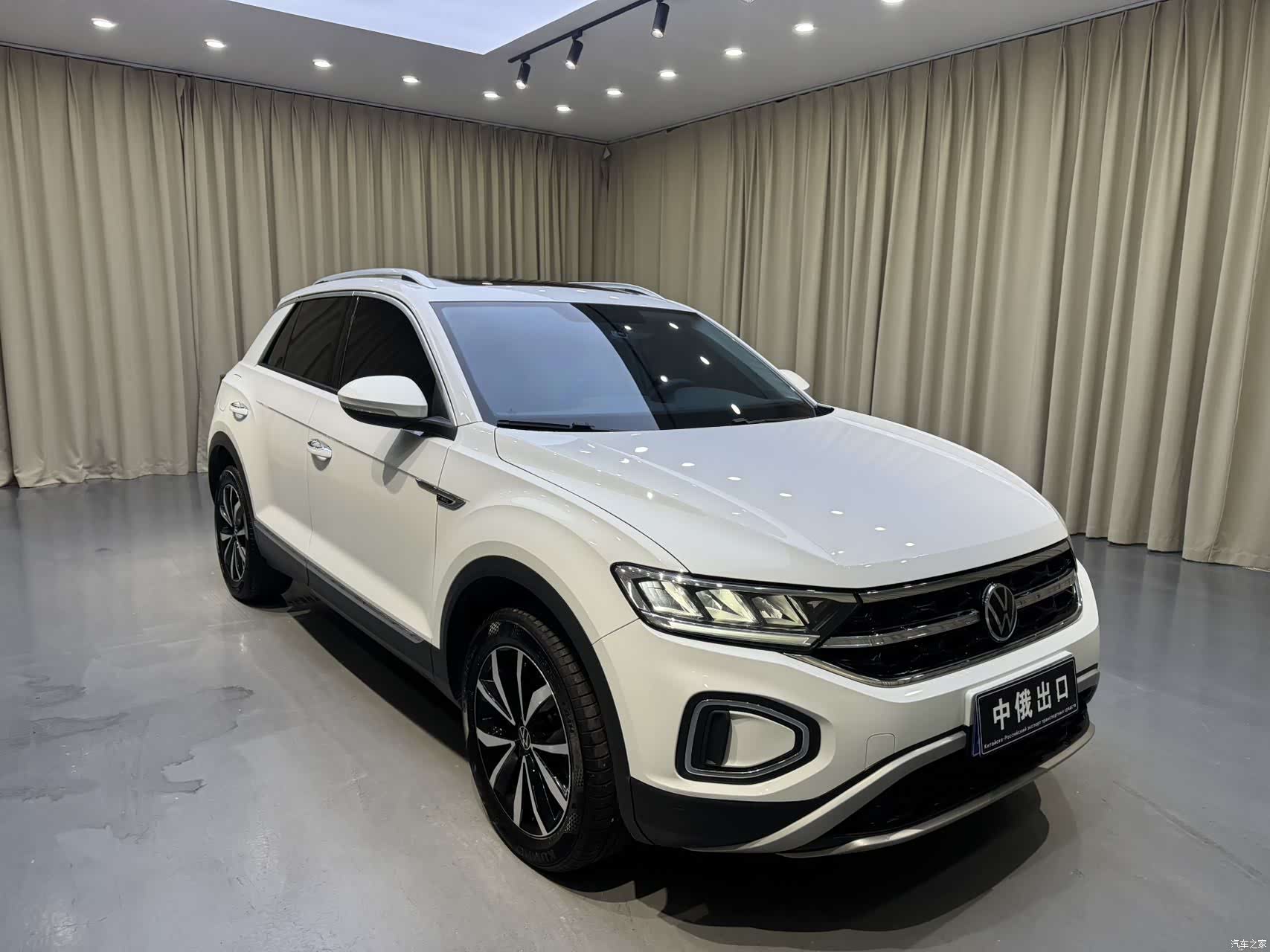 Volkswagen T-ROC, 2023 3