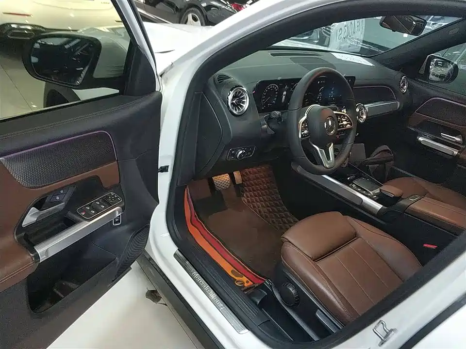 Mercedes-Benz GLB Mercedes-Benz GLB