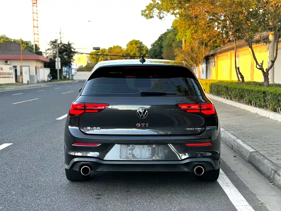 Volkswagen Golf GTI