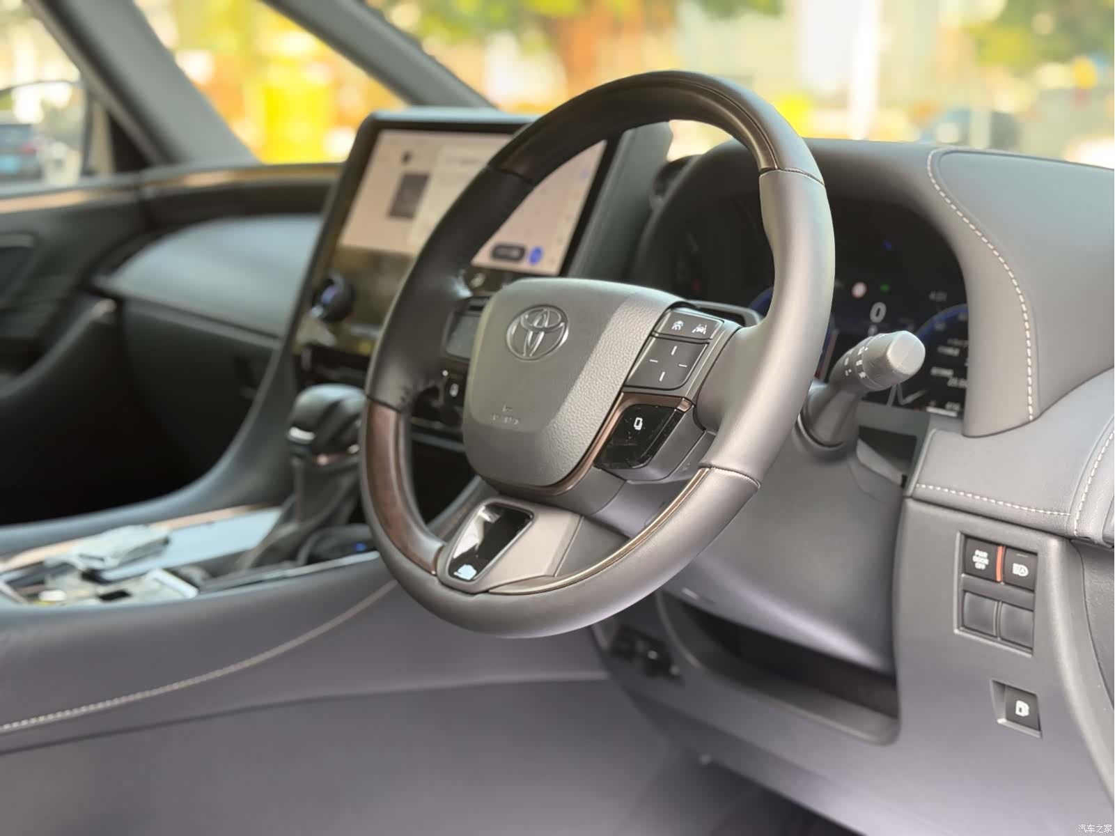 Toyota Alphard, 2025 9