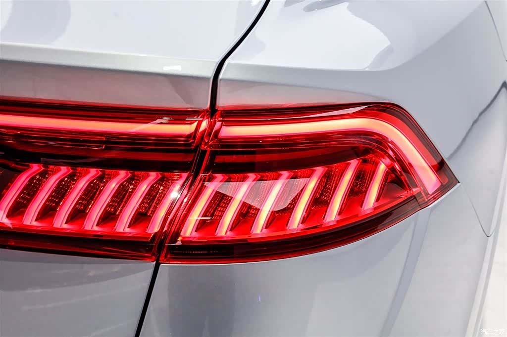 Audi Q8, 2020 6