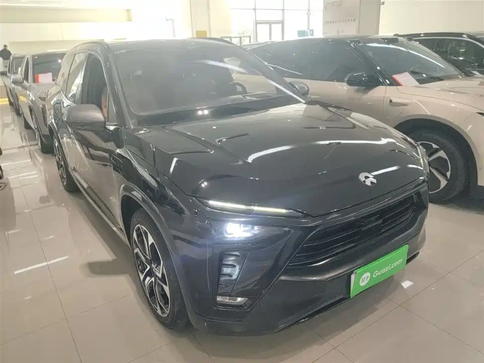 NIO ES8
