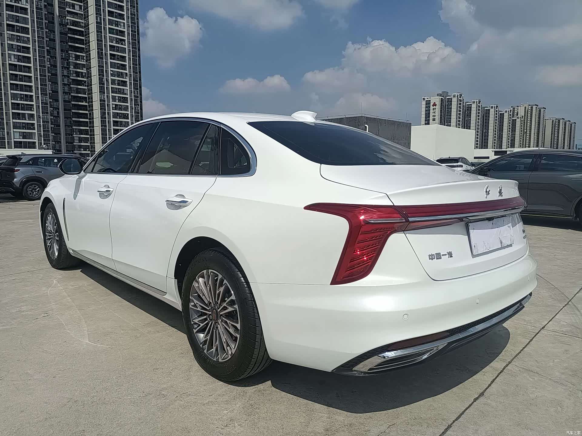 Hongqi H5, 2023 11