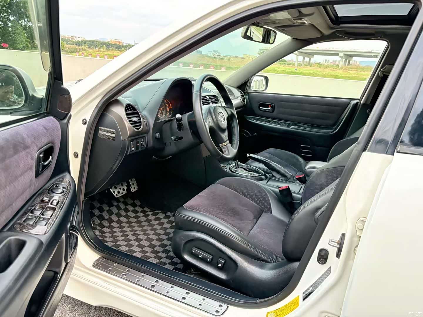 Lexus IS, 2001 7