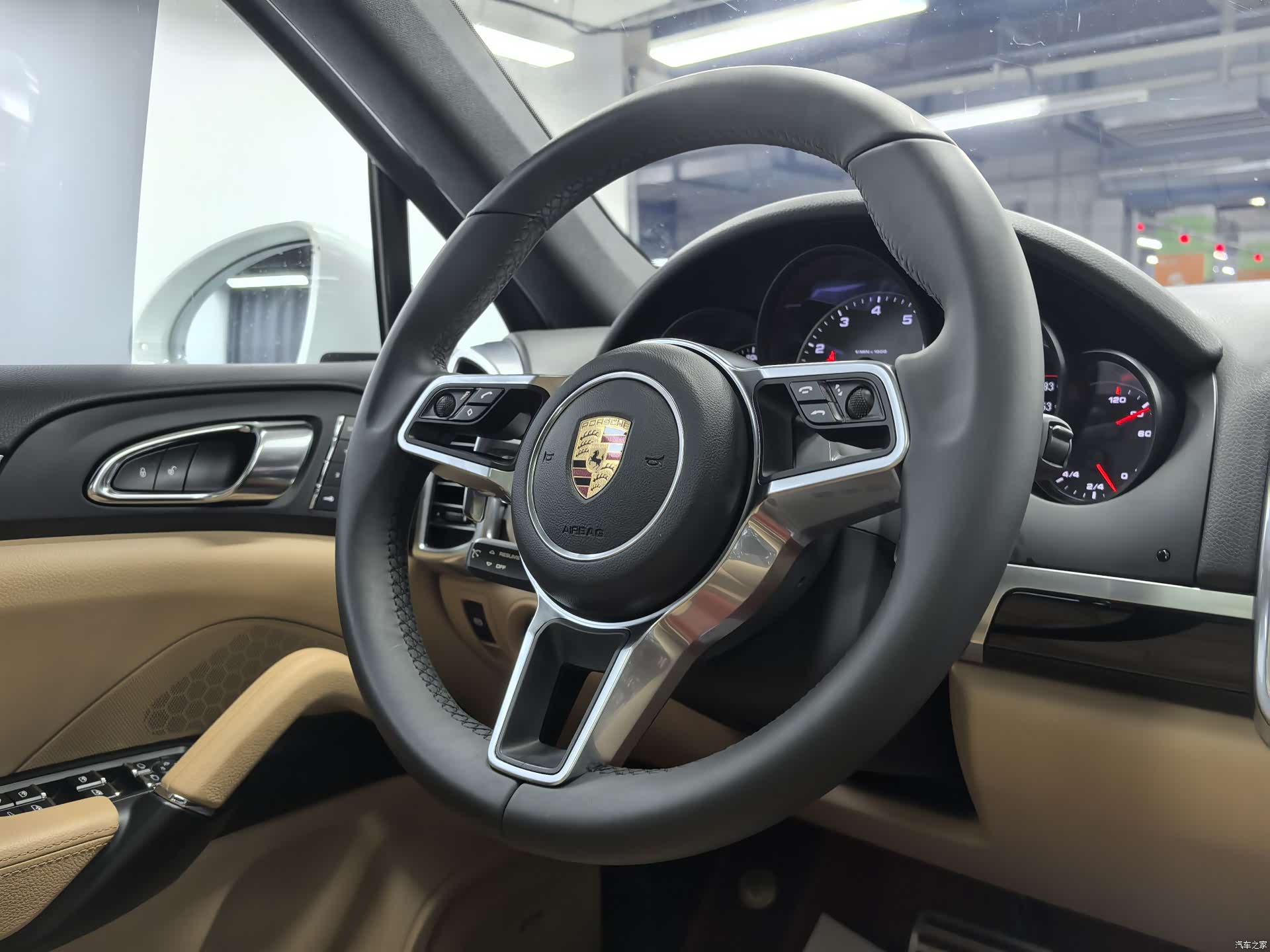 Porsche Cayenne, 2016 9