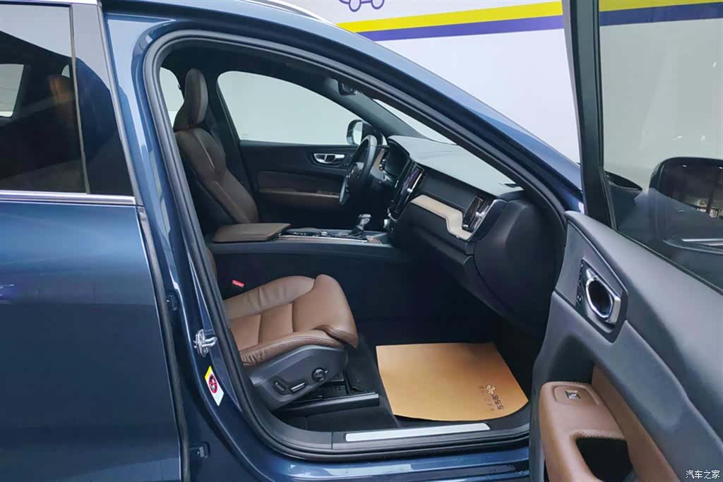 Volvo XC60, 2021 8