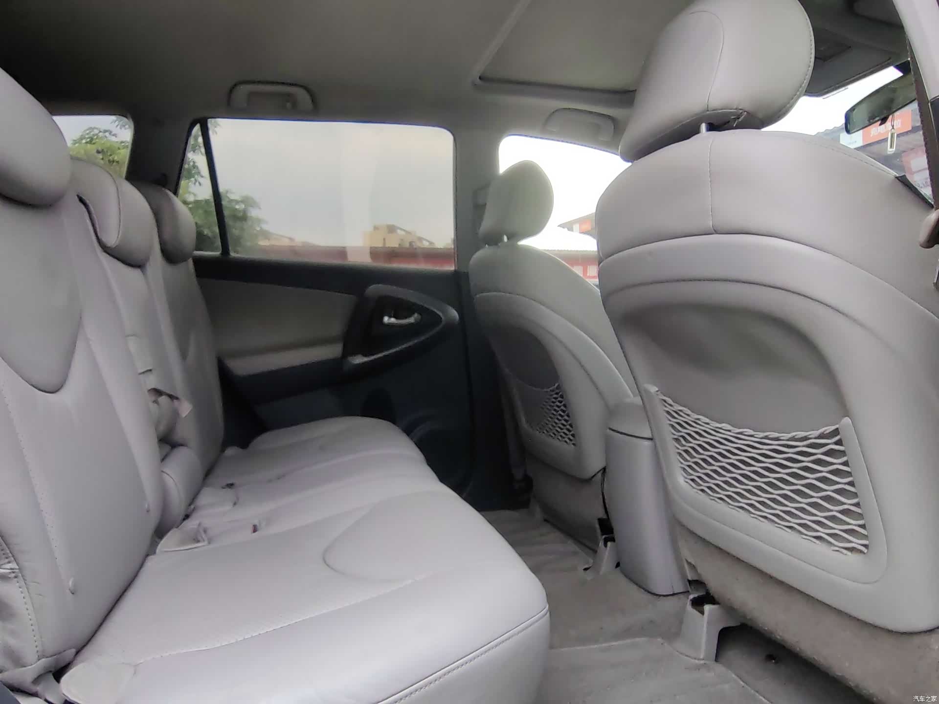 Toyota RAV4, 2010 12
