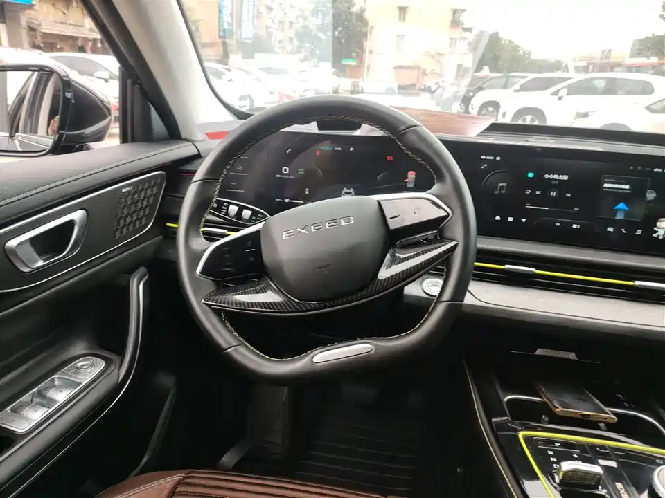 Exeed Chasing the wind