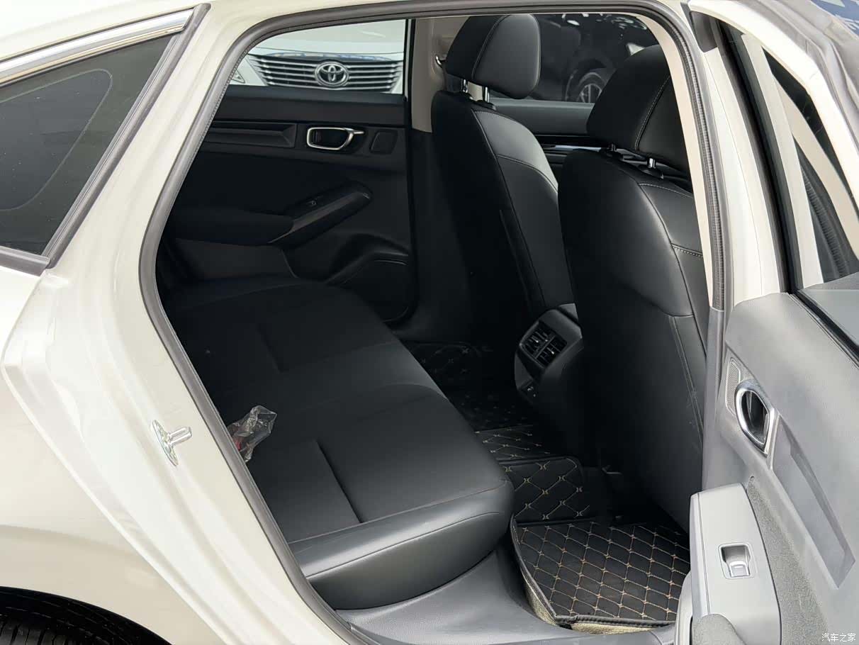 Honda Civic, 2025 10