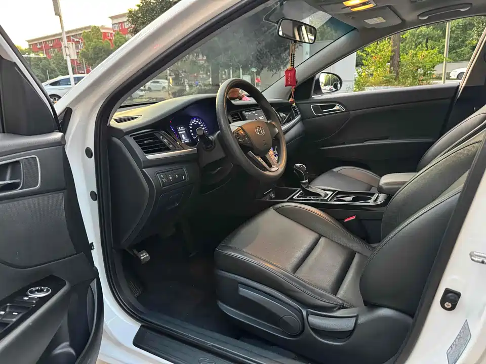 Hyundai Name picture