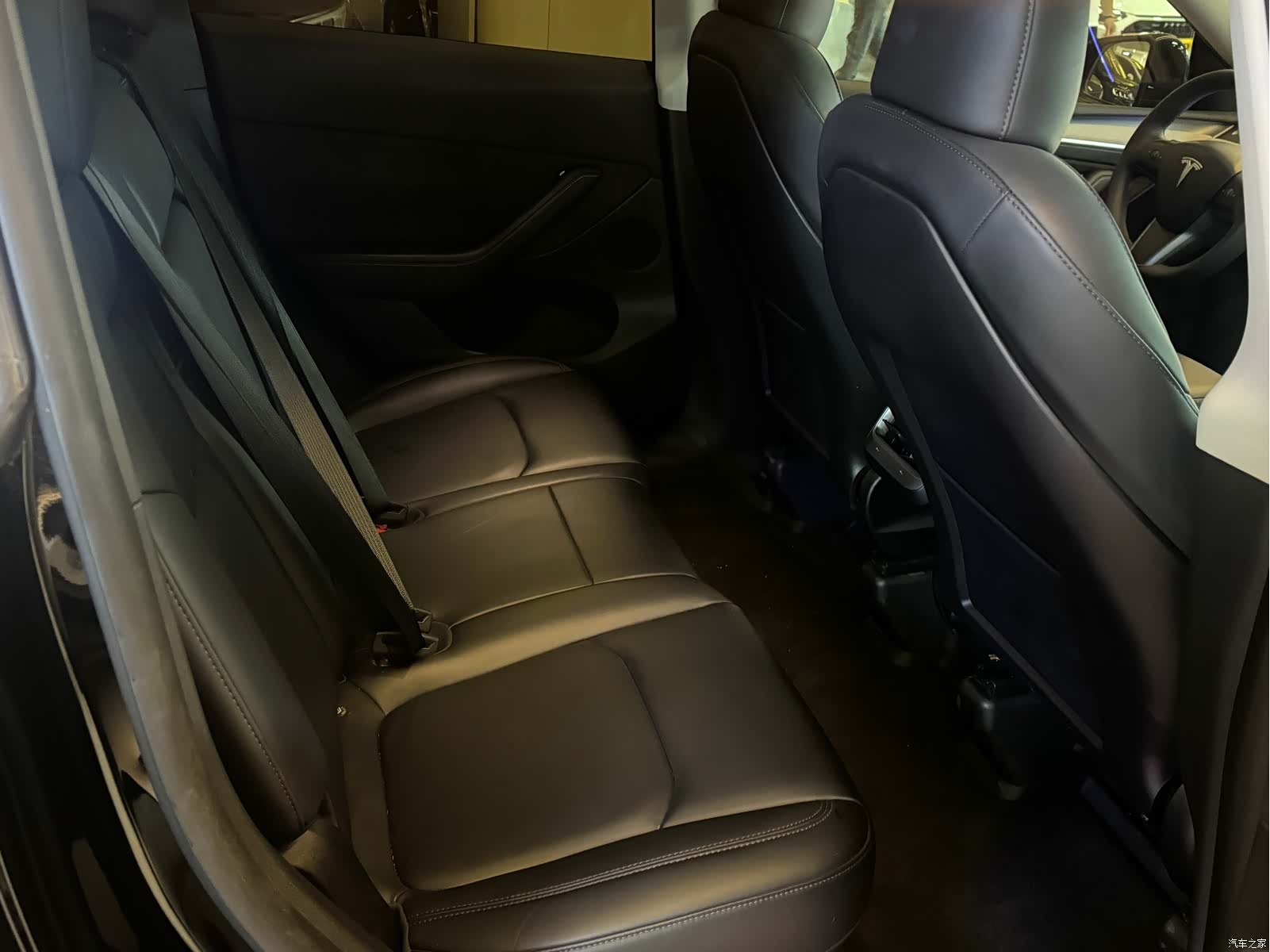 Tesla Model Y, 2024 12