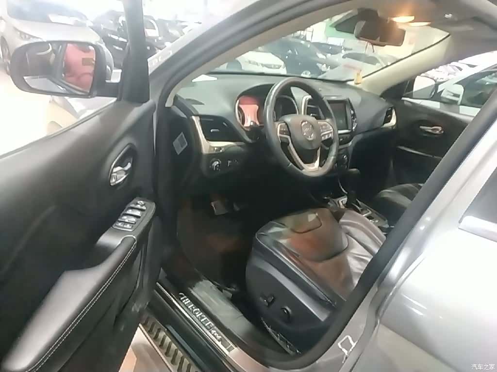 Jeep Cherokee, 2015 16