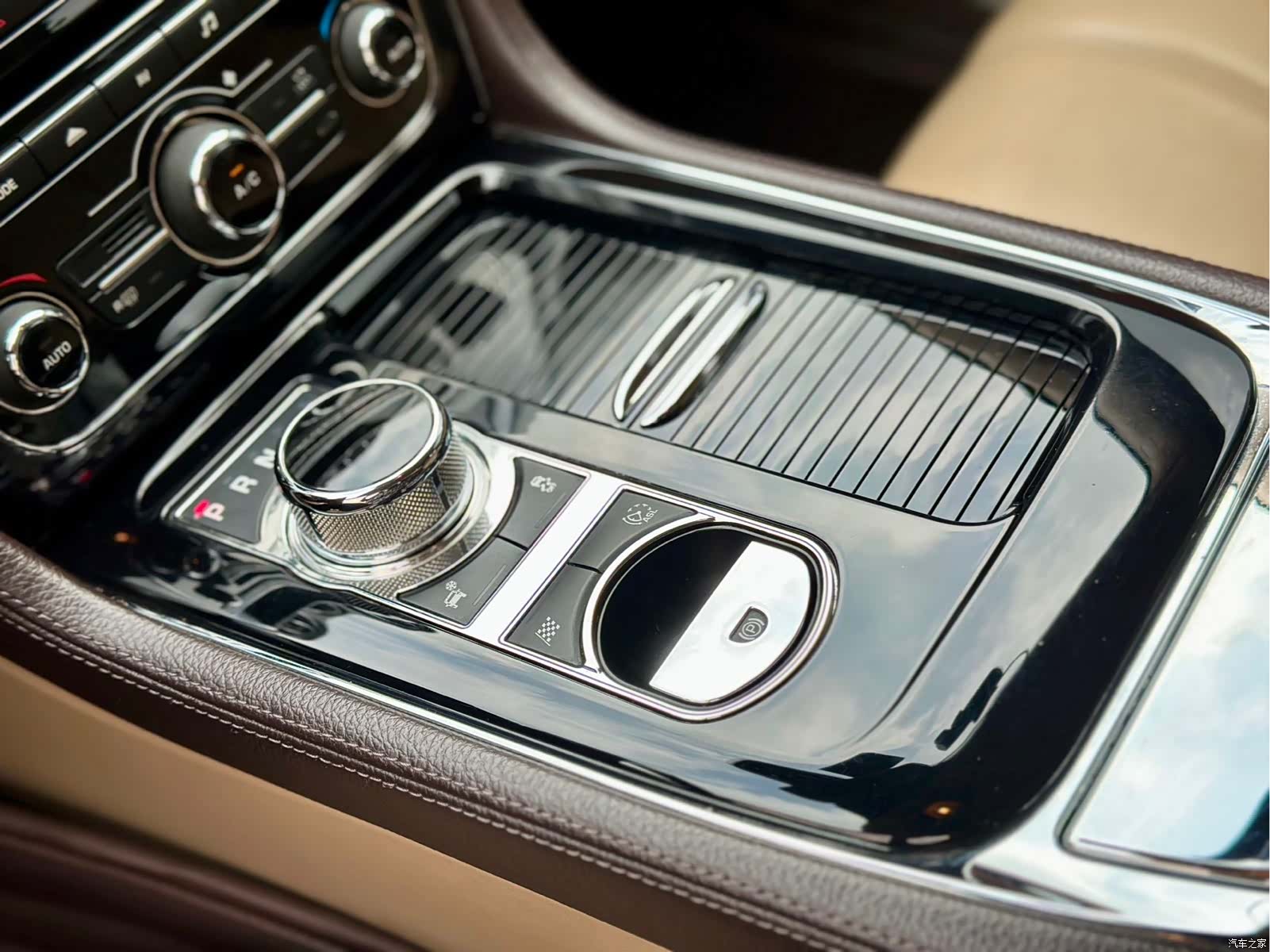 Jaguar XJ, 2013 10