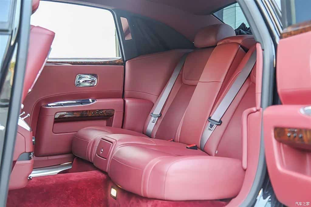 Rolls-Royce Ghost, 2016 7
