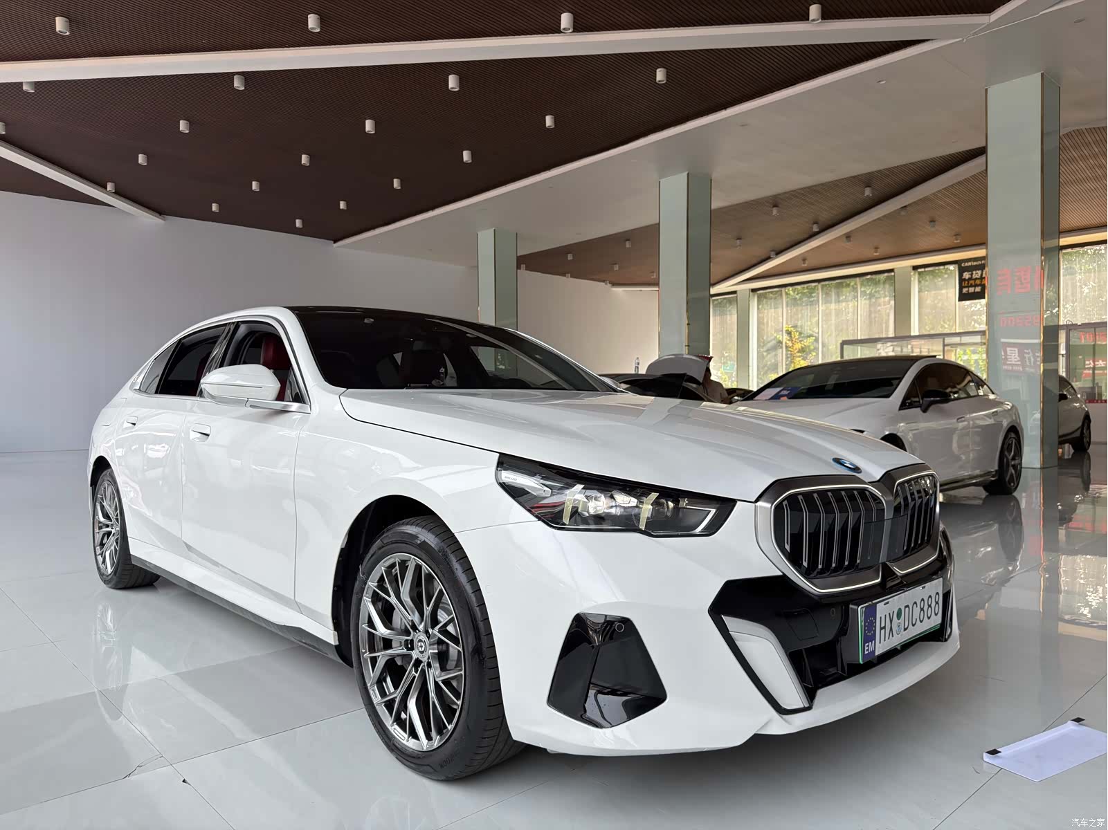 BMW i5, 2025 3