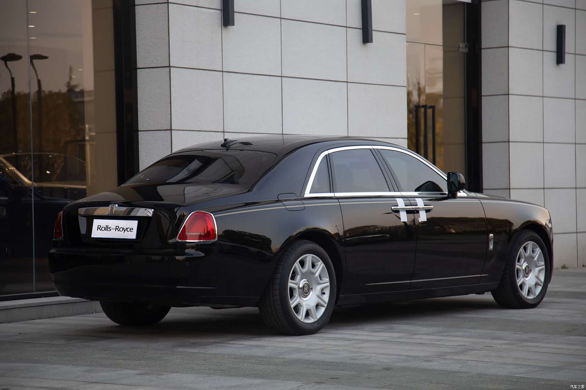 Rolls-Royce Ghost, 2012 6
