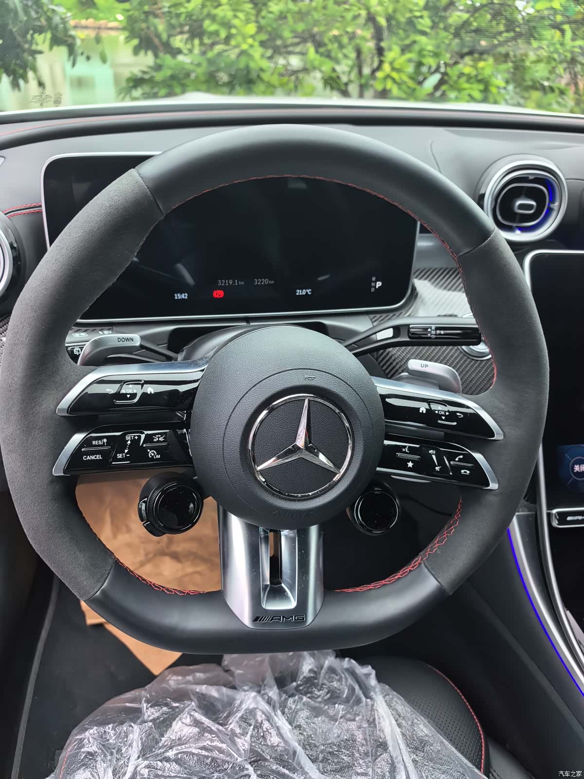 Mercedes-Benz C-Class, 2025 3