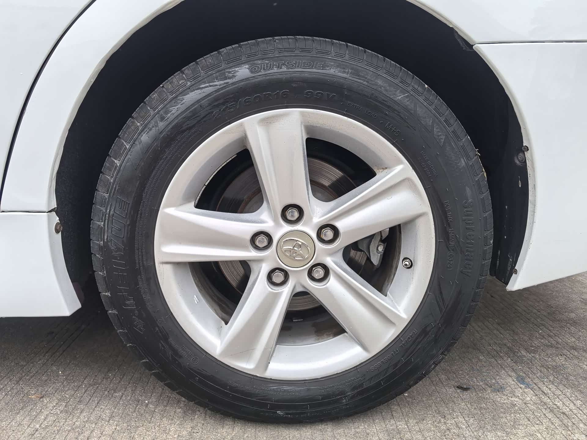 Toyota 2.5S, 2014 16