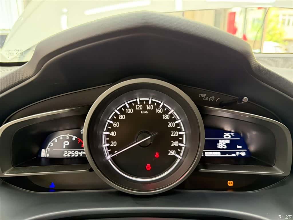 Mazda CX-4, 2023 10