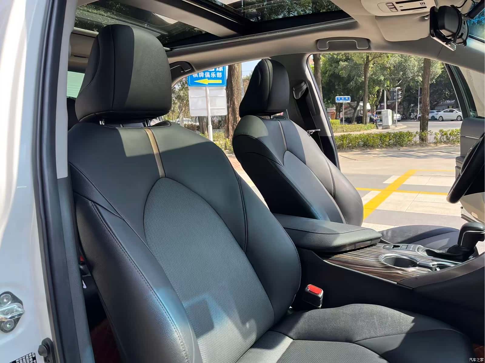 Toyota Camry, 2019 30