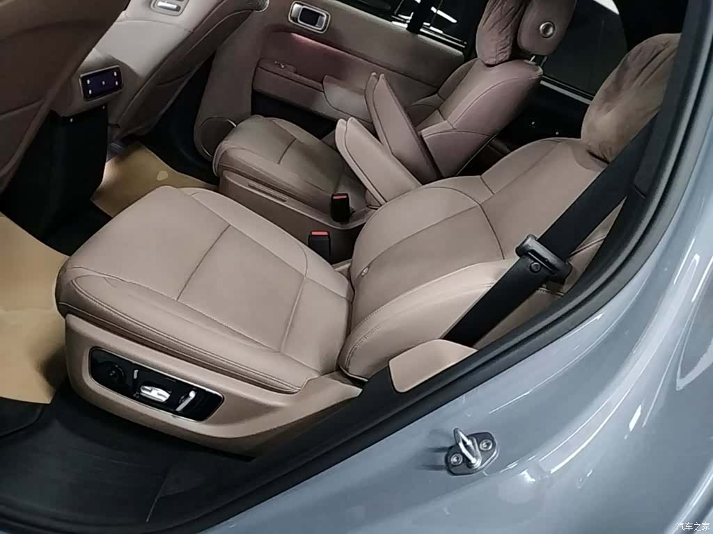Li Auto L8, 2025 17