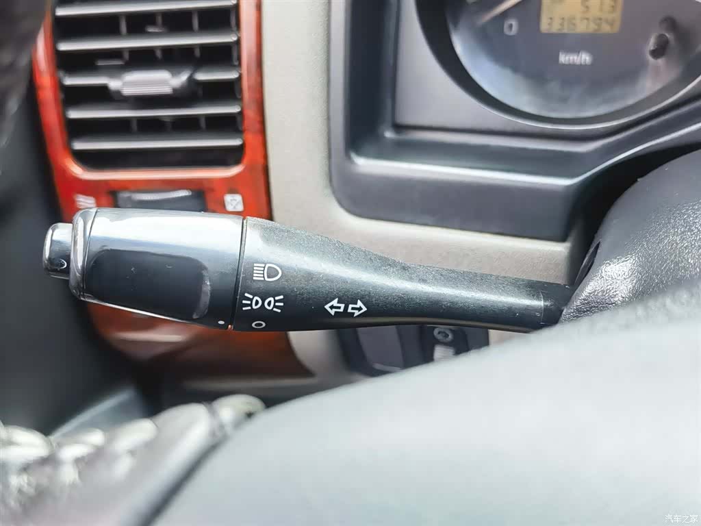 Mitsubishi Pajero, 2004 17