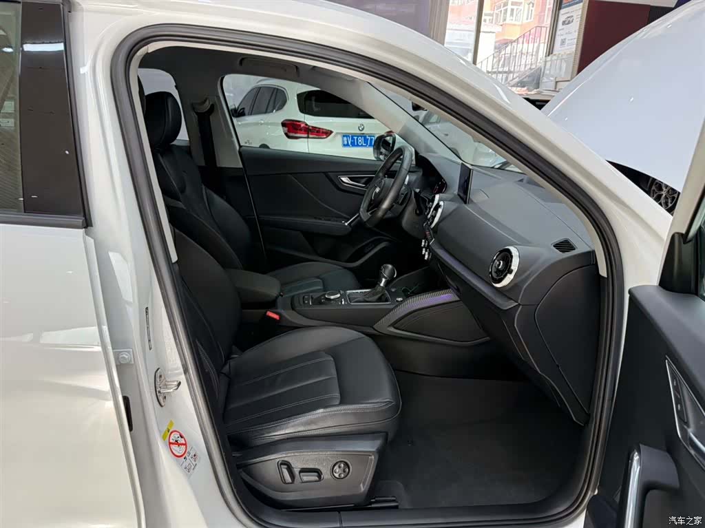 Audi Q2L, 2023 20