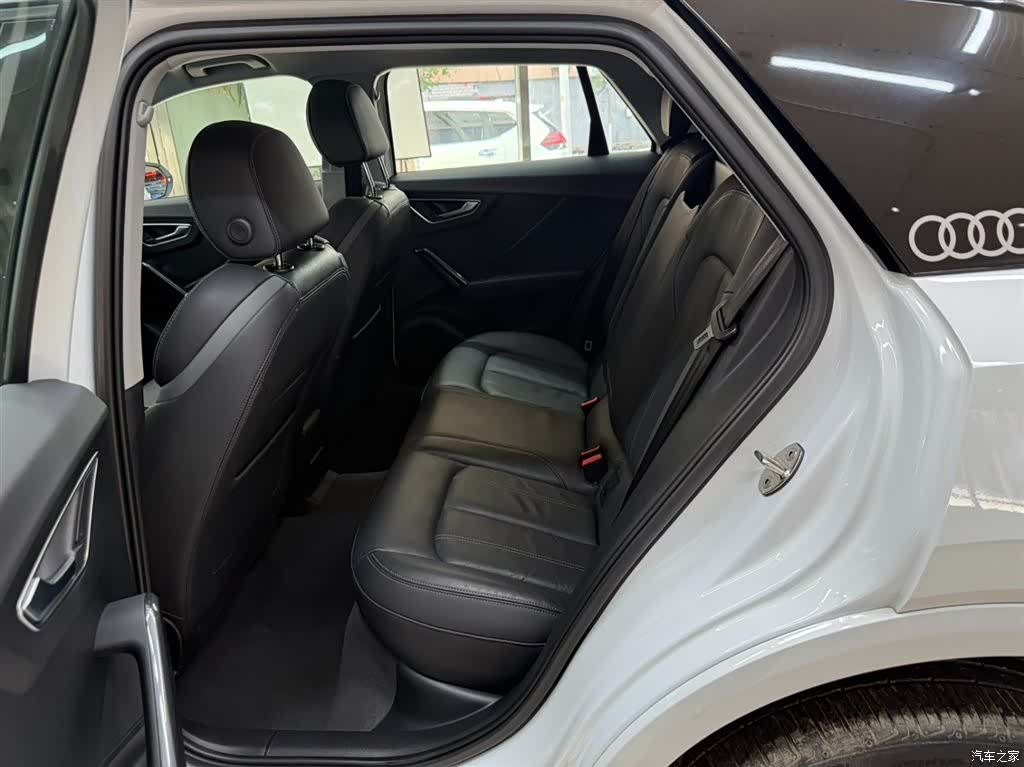 Audi Q2L, 2023 18