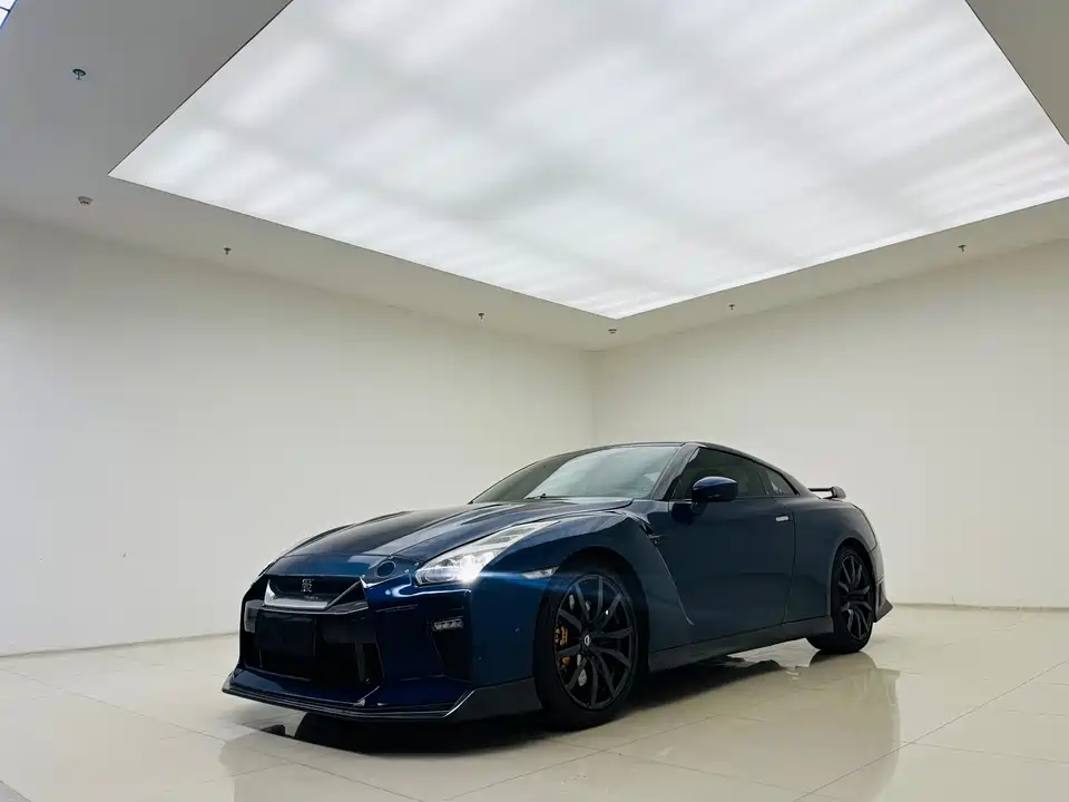 Nissan GT-R
