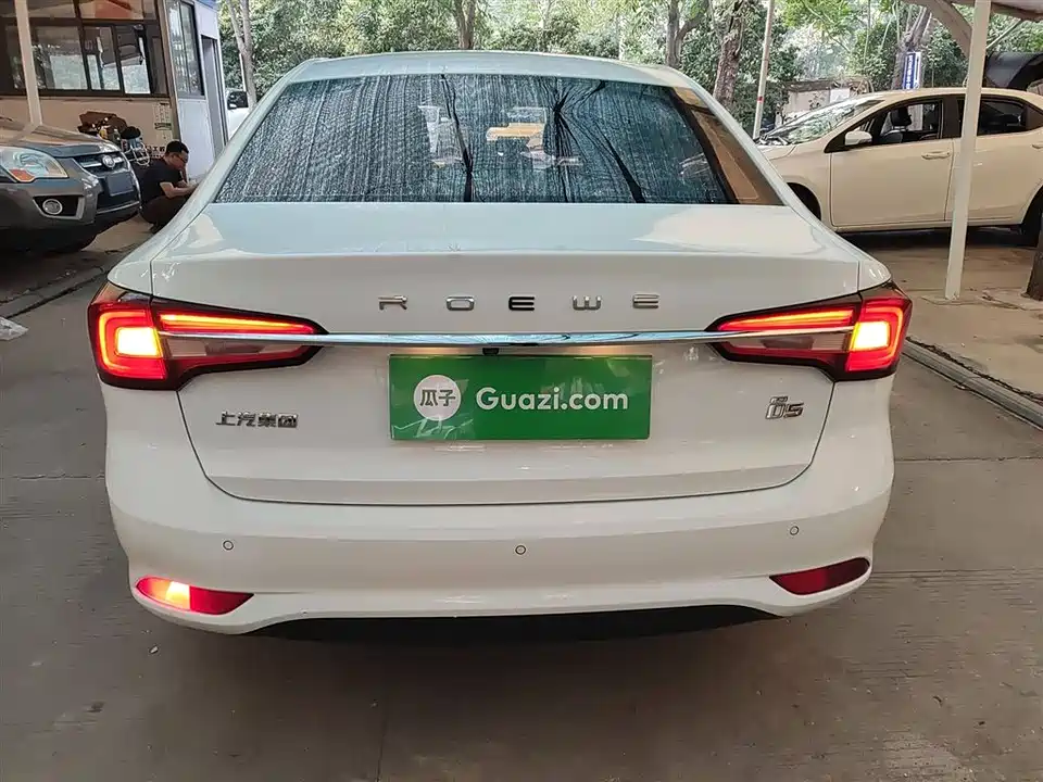 Roewe i5