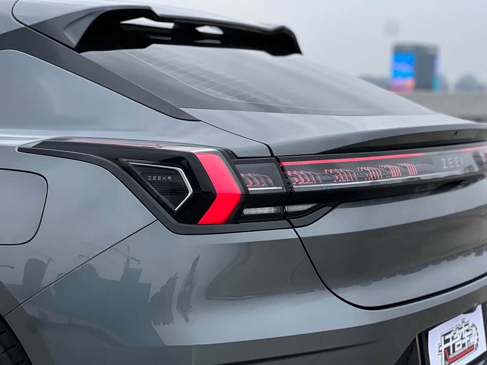Zeekr 001