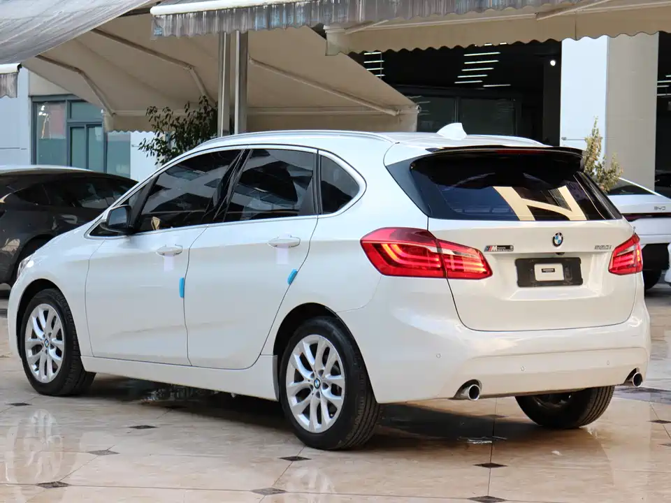 BMW 2 series station wagon