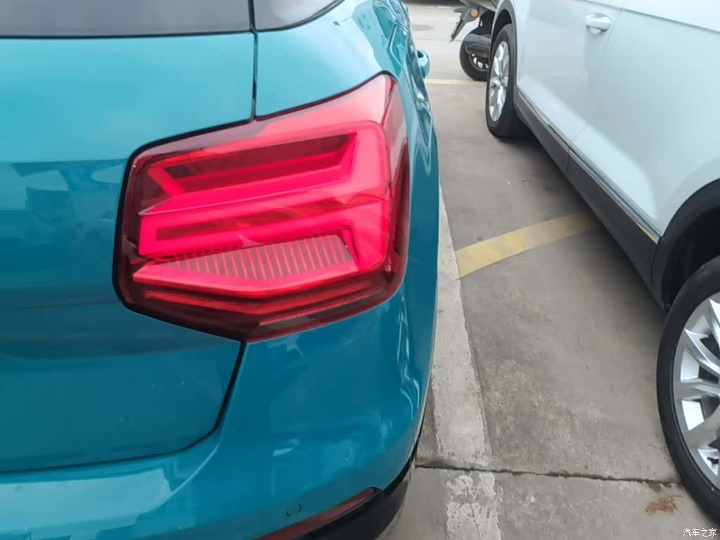 Audi Q2L, 2021 8